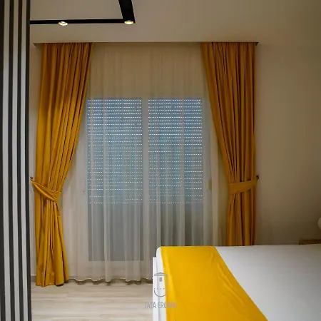 Otel Jata Crown Tiran