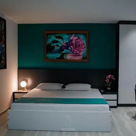 Jata Crown Otel