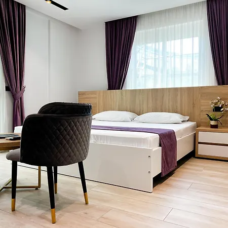 Jata Crown 3* Tirana