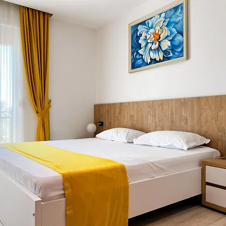 Hotel Jata Crown