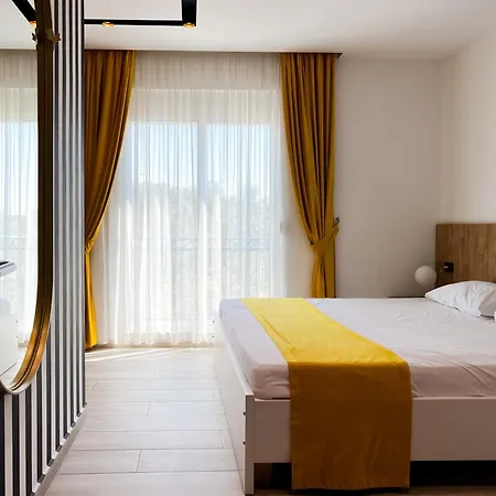 Jata Crown Hotel 3*
