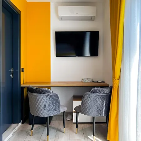 Jata Crown Tirana