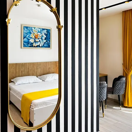 Hotel Jata Crown