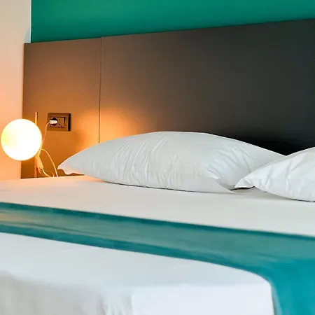 Jata Crown Hotel