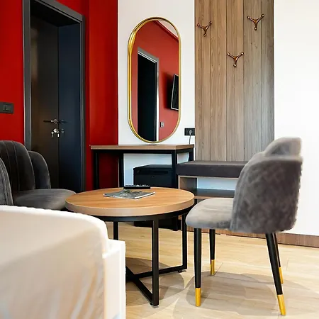 Jata Crown 3* Tirana